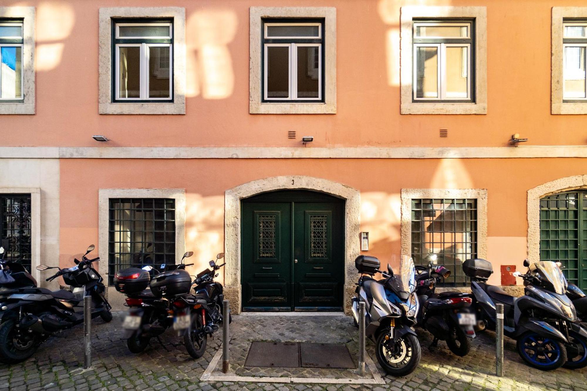 Whome Elegant Chiado Retreat Comfort In Lisbon's Heart Apartment *